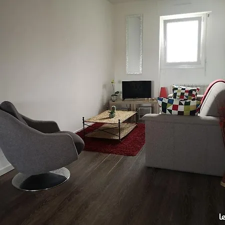 T2 Apartment *